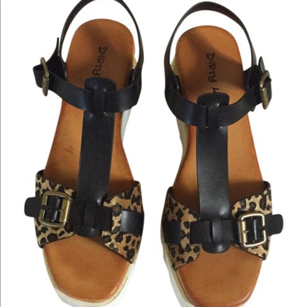 Great condition sandals. Small tear. Worn once.